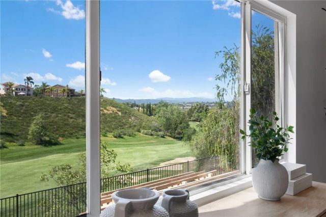 45211 Tioga Street, Temecula, CA 92592