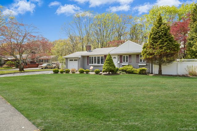 34 Oxbow Road, Patchogue, NY 11772