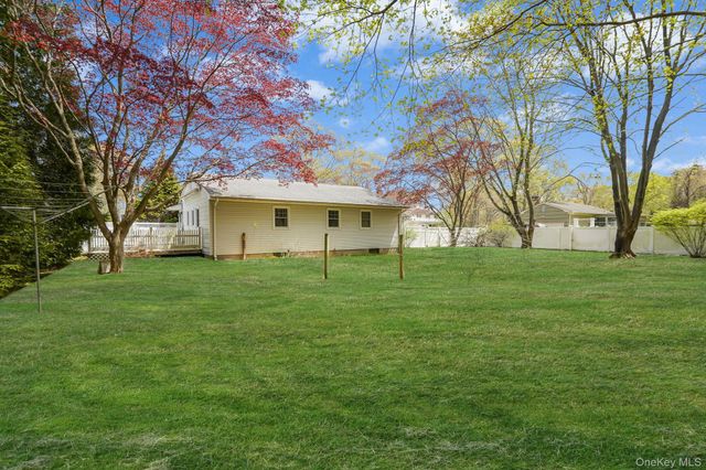34 Oxbow Road, Patchogue, NY 11772