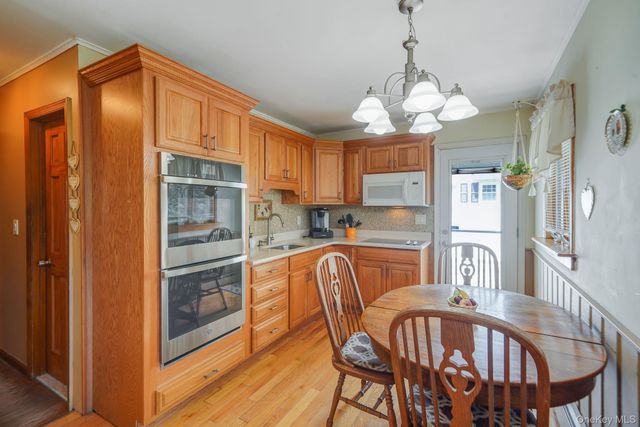 34 Oxbow Road, Patchogue, NY 11772