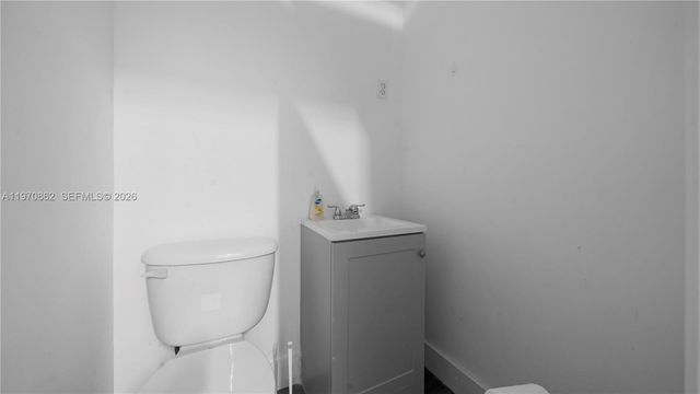 5903 NW 102th ave 2, Doral, FL 33178