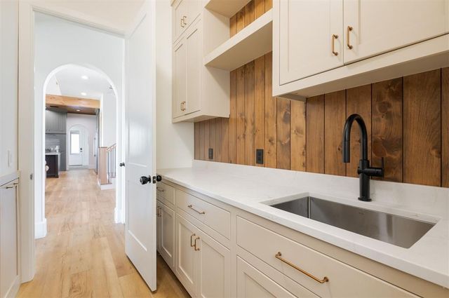 16000 N Hogback Road, Luther, OK 73054