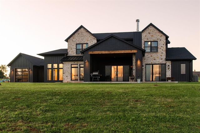 16000 N Hogback Road, Luther, OK 73054