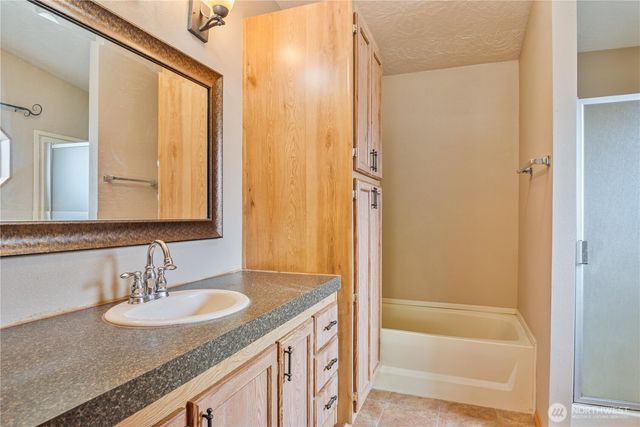 1965 Westside Highway #74, Kelso, WA 98626