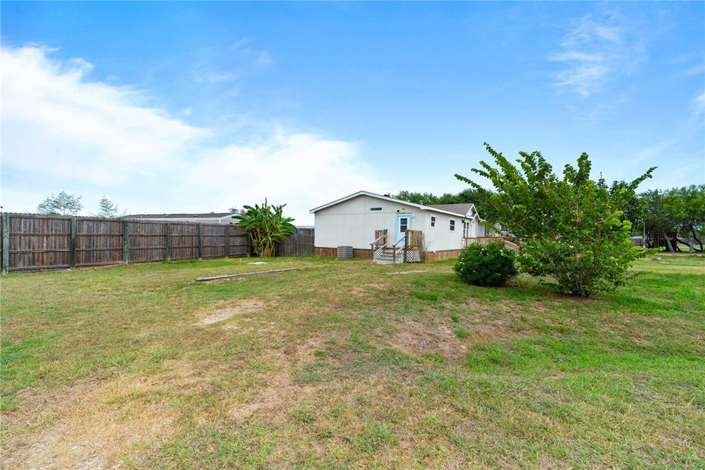 190 Lago Vista Dr, Rockport, TX 78382 — photo 3