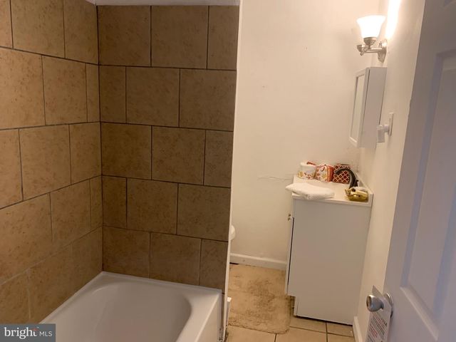 3449 F ST, Philadelphia, PA 19134