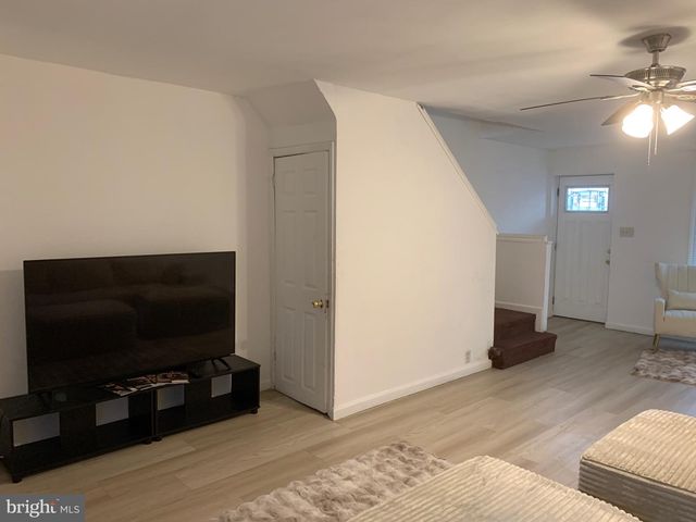 3449 F ST, Philadelphia, PA 19134