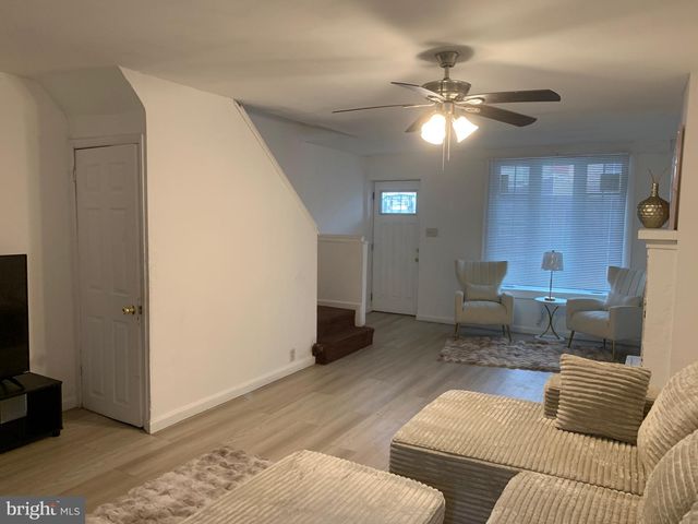 3449 F ST, Philadelphia, PA 19134