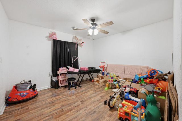 1917 S Everett St, Wichita, KS 67213