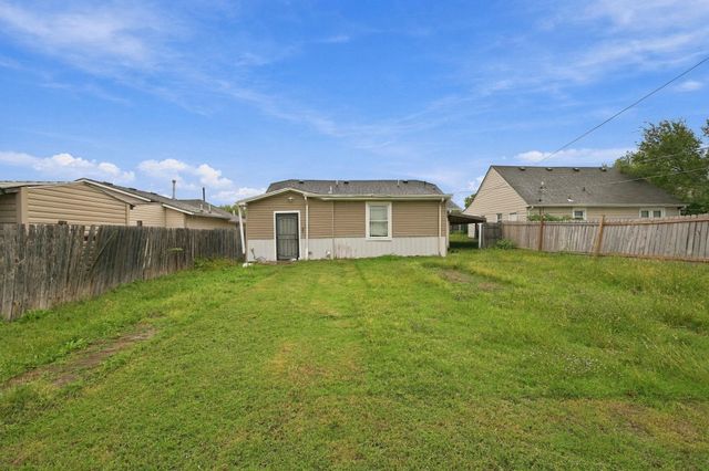 1917 S Everett St, Wichita, KS 67213