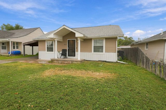 1917 S Everett St, Wichita, KS 67213