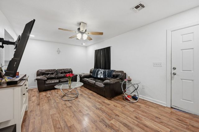 1917 S Everett St, Wichita, KS 67213