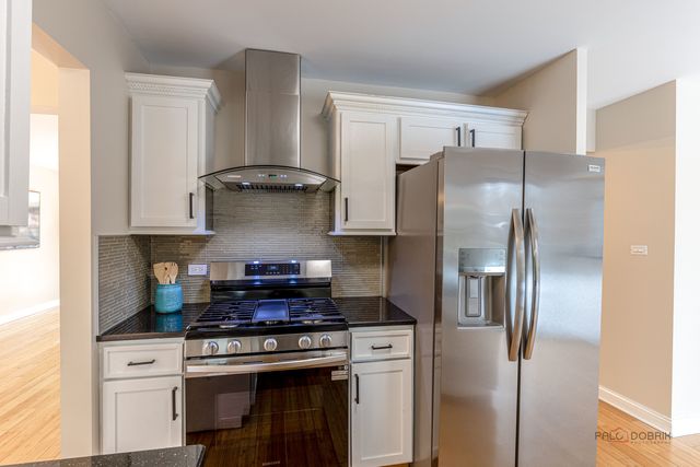 2431 Cobblewood Drive, Northbrook, IL 60062