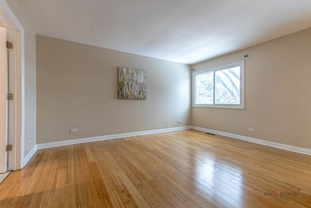 2431 Cobblewood Drive, Northbrook, IL 60062