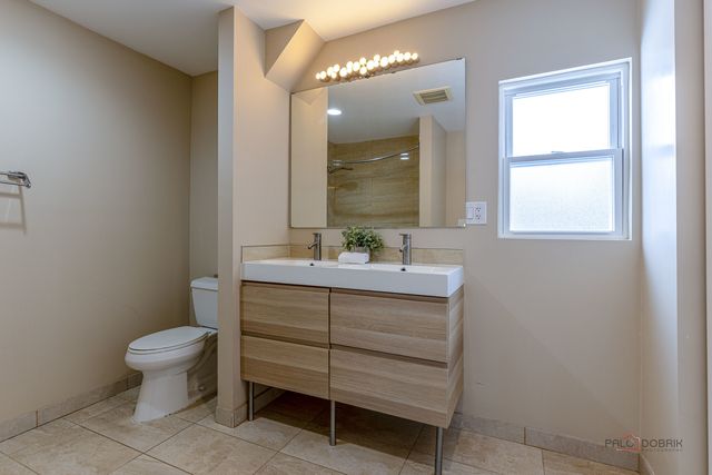 2431 Cobblewood Drive, Northbrook, IL 60062