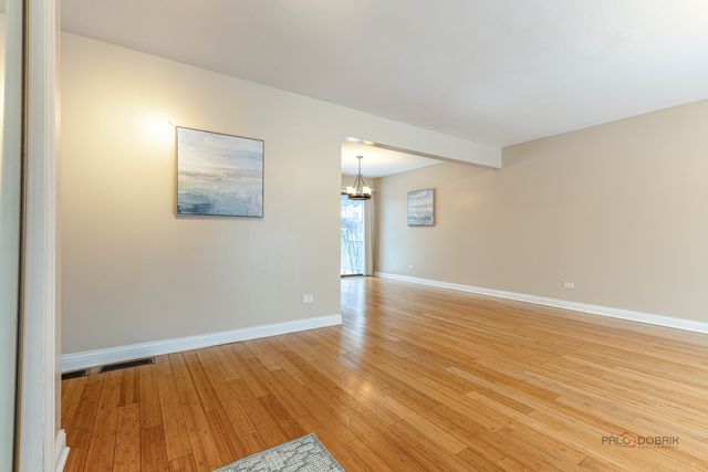 2431 Cobblewood Drive, Northbrook, IL 60062