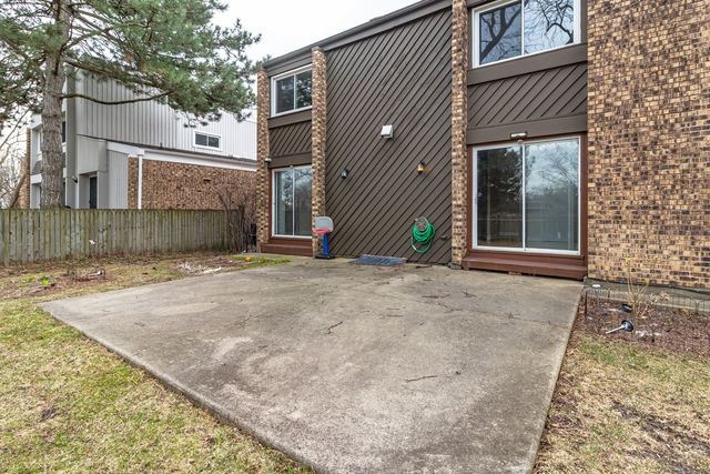 2431 Cobblewood Drive, Northbrook, IL 60062