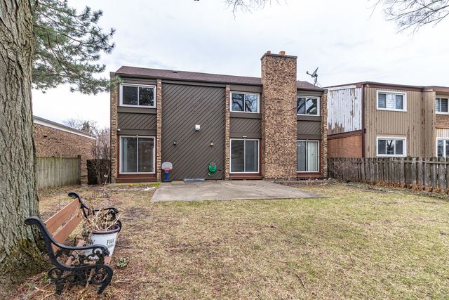 2431 Cobblewood Drive, Northbrook, IL 60062