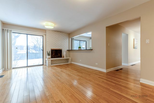 2431 Cobblewood Drive, Northbrook, IL 60062