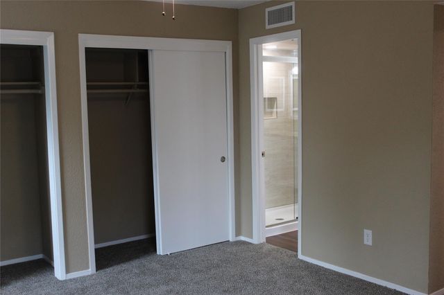 2011 Spenwick Drive 427, Houston, TX 77055