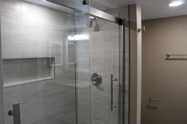 2011 Spenwick Drive 427, Houston, TX 77055