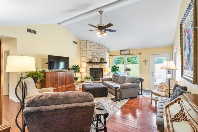 1088 Bub Hill Road, Whitewright, TX 75491