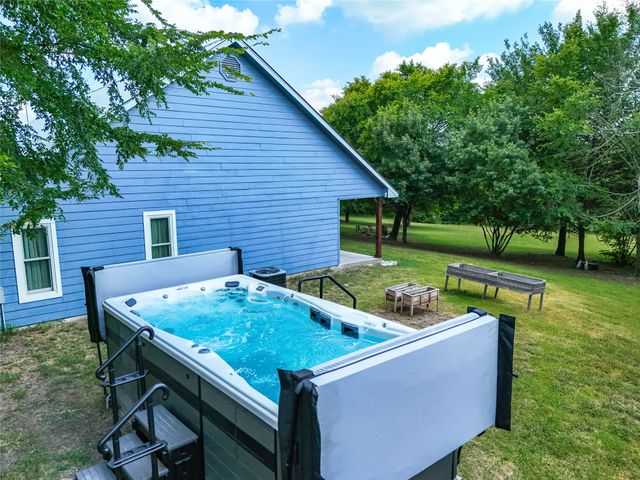 1088 Bub Hill Road, Whitewright, TX 75491