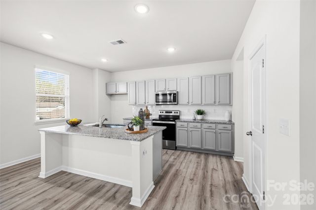 7024 Maple Run Circle, Charlotte, NC 28215