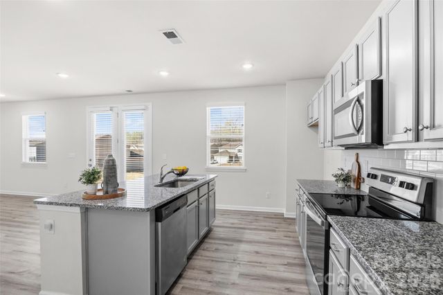 7024 Maple Run Circle, Charlotte, NC 28215