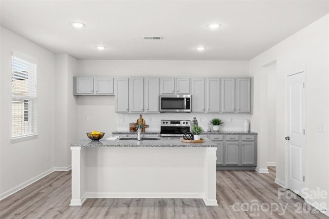 7024 Maple Run Circle, Charlotte, NC 28215