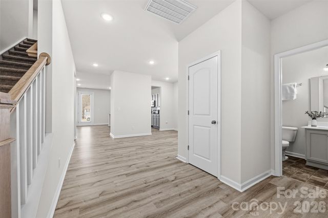 7024 Maple Run Circle, Charlotte, NC 28215