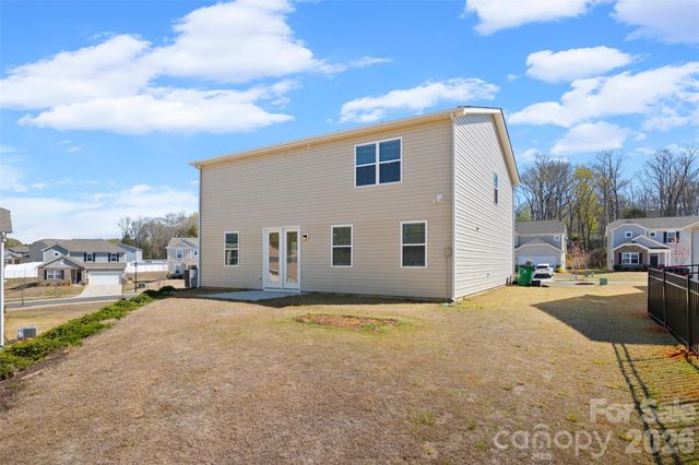 7024 Maple Run Circle, Charlotte, NC 28215