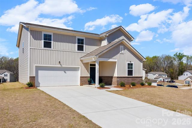 7024 Maple Run Circle, Charlotte, NC 28215