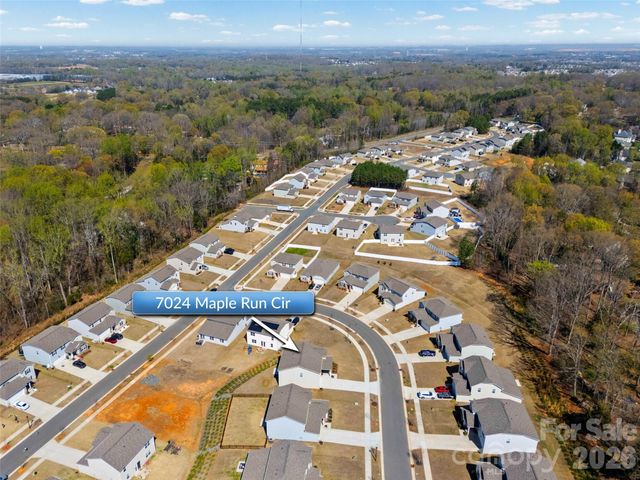 7024 Maple Run Circle, Charlotte, NC 28215