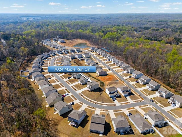 7024 Maple Run Circle, Charlotte, NC 28215