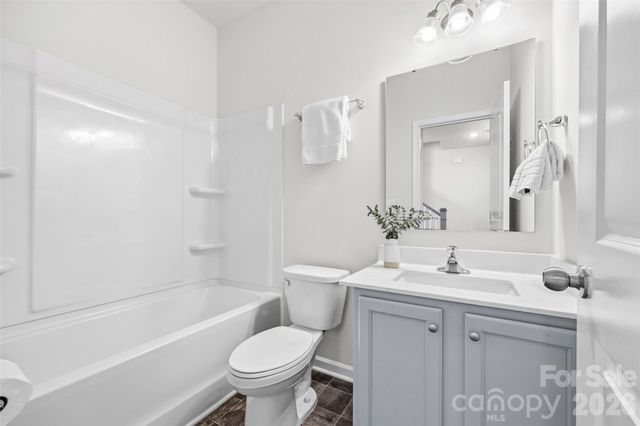 7024 Maple Run Circle, Charlotte, NC 28215