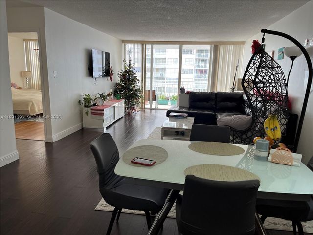 18051 Biscayne Blvd 903, Aventura, FL 33160