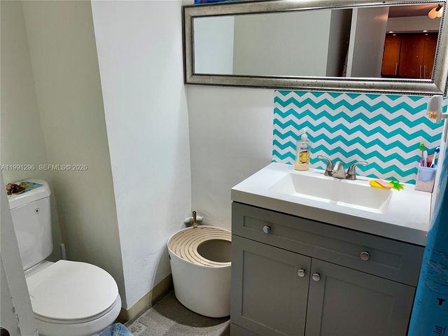 18051 Biscayne Blvd 903, Aventura, FL 33160