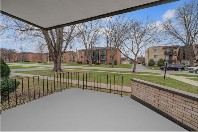 5715 129th Street 1A, Crestwood, IL 60418