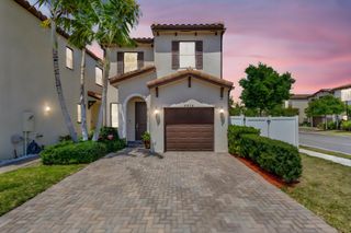 6028 Pine Tree Way, Riviera Beach, FL 33410