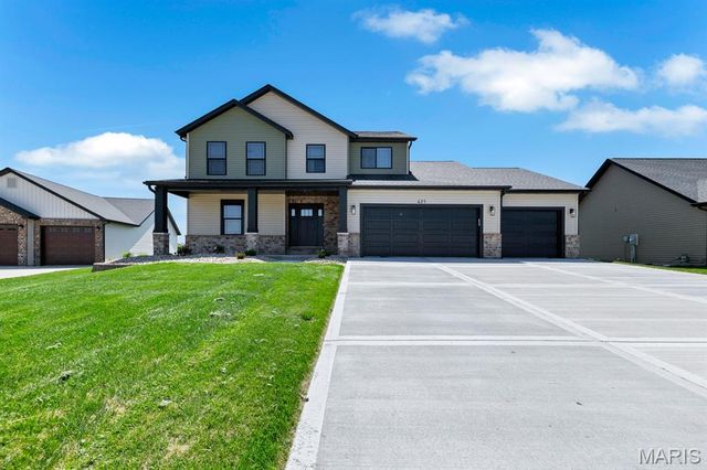 421 Rumsfeld Drive, Troy, IL 62294