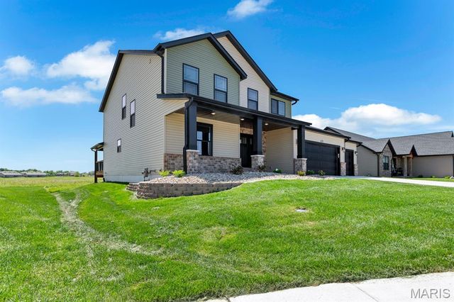 421 Rumsfeld Drive, Troy, IL 62294