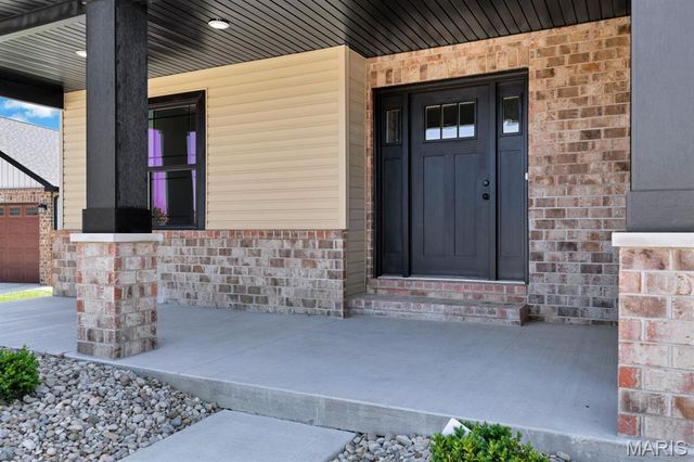 421 Rumsfeld Drive, Troy, IL 62294