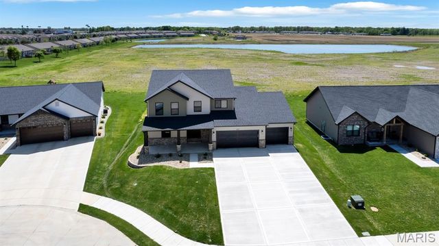 421 Rumsfeld Drive, Troy, IL 62294