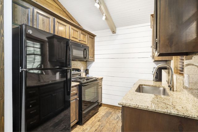 26 Cave Lane 15, Branson, MO 65616