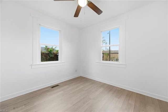 618 33rd ST, Newport News, VA 23607