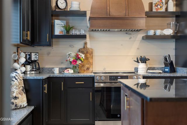 327 Rambling Creek Way, Sevierville, TN 37862