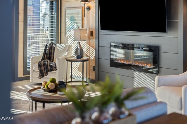 327 Rambling Creek Way, Sevierville, TN 37862