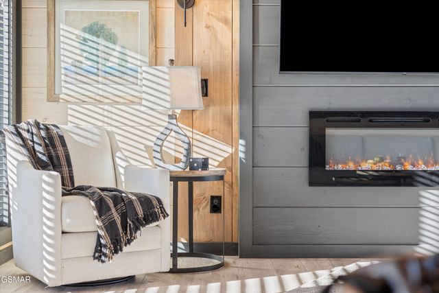 327 Rambling Creek Way, Sevierville, TN 37862