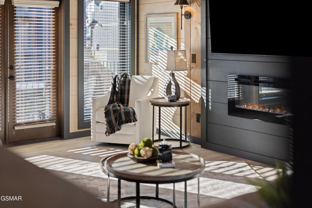 327 Rambling Creek Way, Sevierville, TN 37862